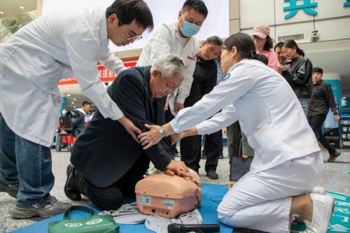 交大一附院榆林医院开展世界红十字日暨世界地中海贫血日义诊宣教活动