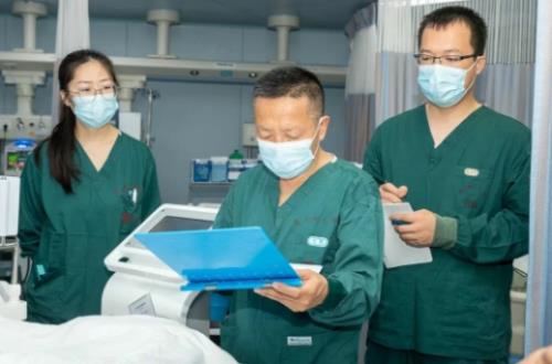 【国家区域医疗中心·名医在身边】拨云见日寻真凶，争分夺秒护中枢——交大一附院榆林医院成功救治隐匿性重症脑炎患者
